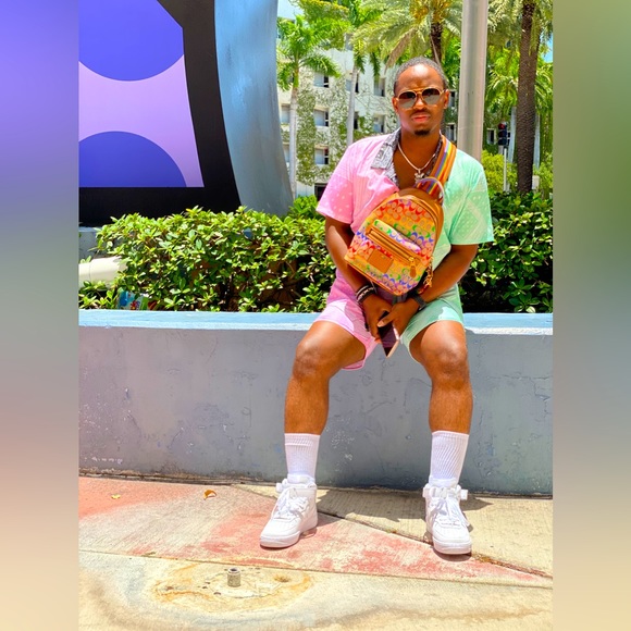 Need more space for my newer bags. - Picture 1 of 2